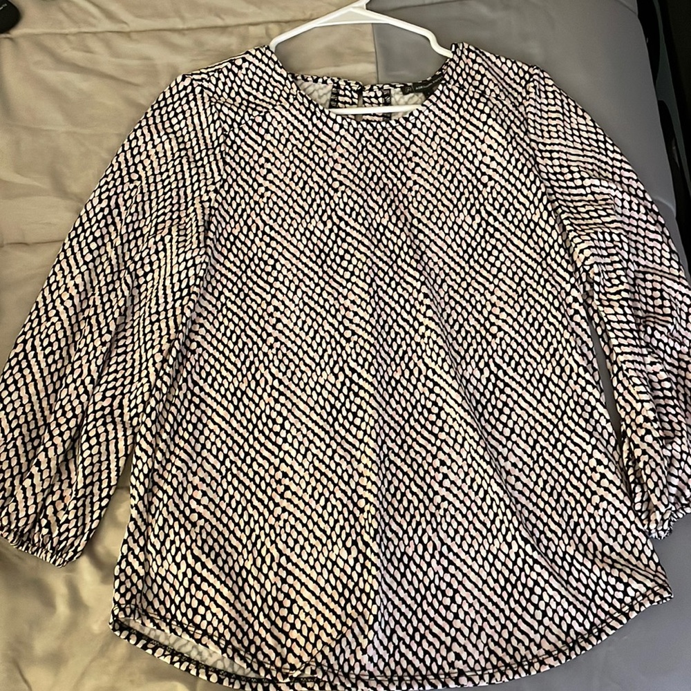 Patterned 3/4 long sleeve shirt brand new